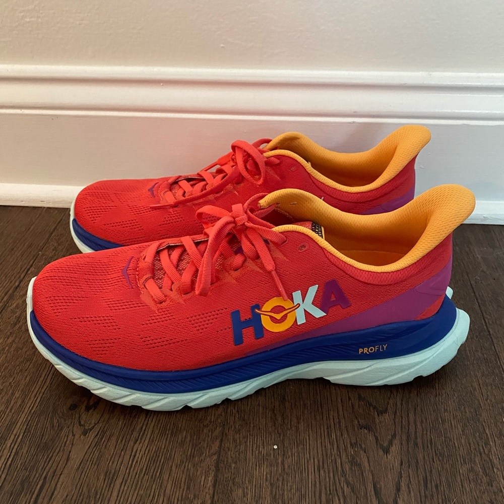 HOKA MACH 4